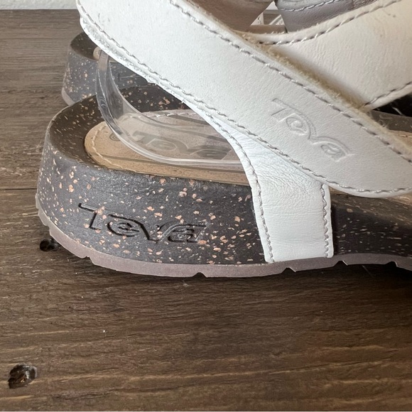 Teva Cabrillo Leather Crossover Sandal for Women Ivory Color Size 9 - Picture 11 of 15